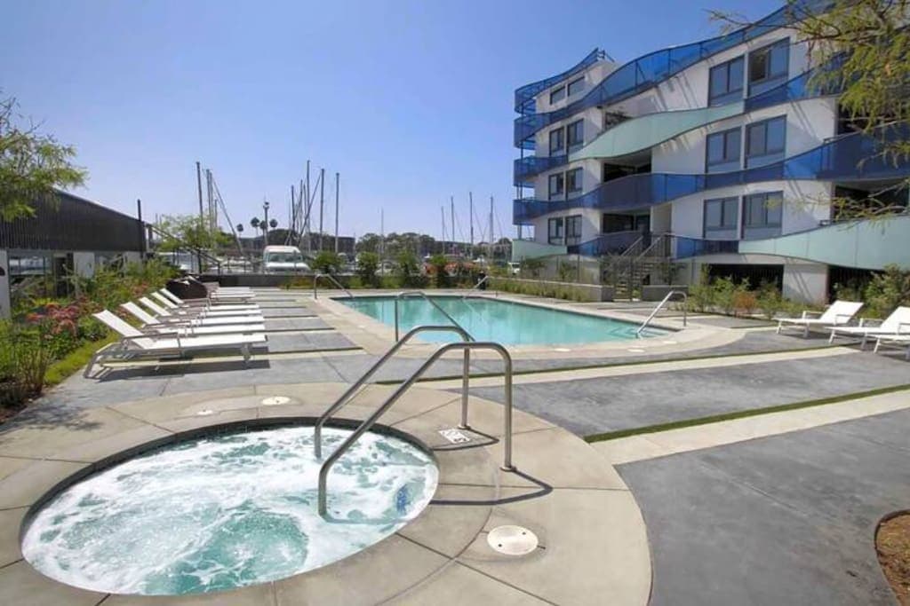 Blue Agate - Seaside Bright 2BR with Marina Views - Image 2