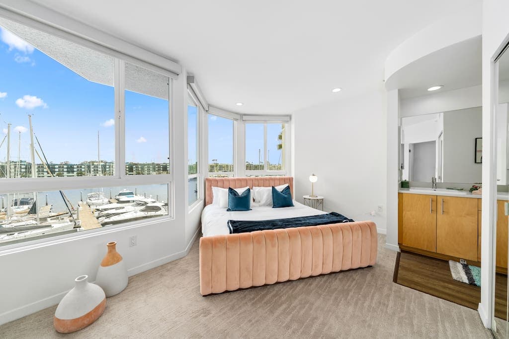 Harbor Views Retreat By Venice Beach In Marina DR - Image 2