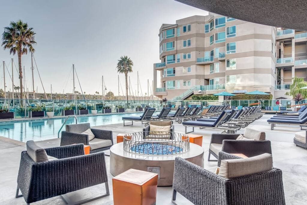 Harbor Views Retreat By Venice Beach In Marina DR - Image 3