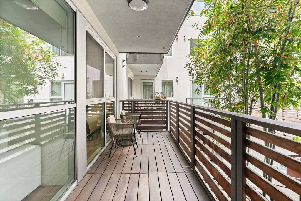 Upscale 2BR SM - Walkable, Modern, Luxe Amenities - Image 4