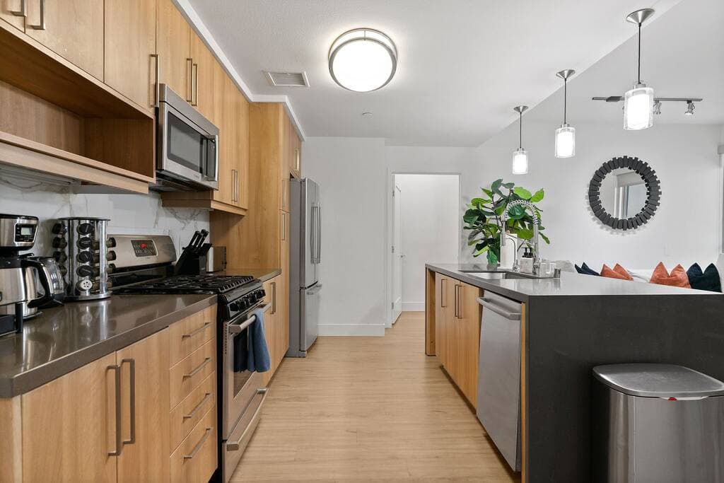 Upscale 2BR SM - Walkable, Modern, Luxe Amenities - Image 5