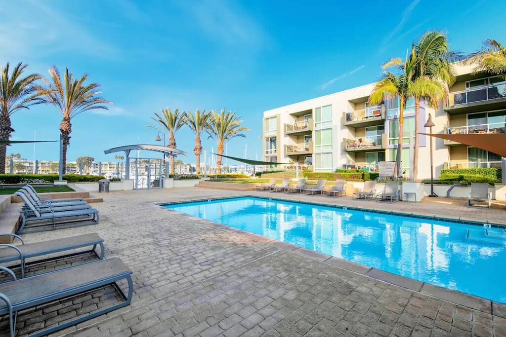 The Diamond Dock - Rare Gem Marina view Pool Jacuzzi Tennis Courts - Image 3