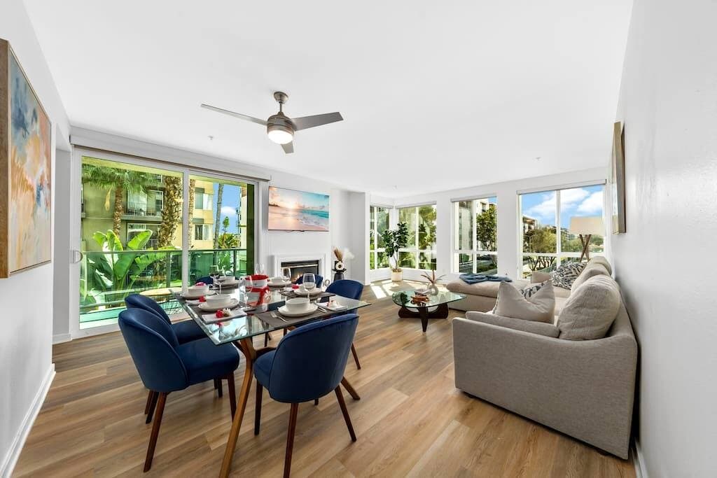 The Turquoise Lounge - Chic 2BR Beach view Pool, Sauna - Image 2