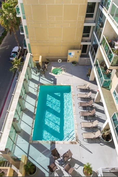 The Turquoise Lounge - Chic 2BR Beach view Pool, Sauna - Image 3