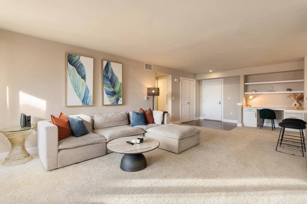 The Citrine Suite| Breathtaking Water Views Pool - Image 3