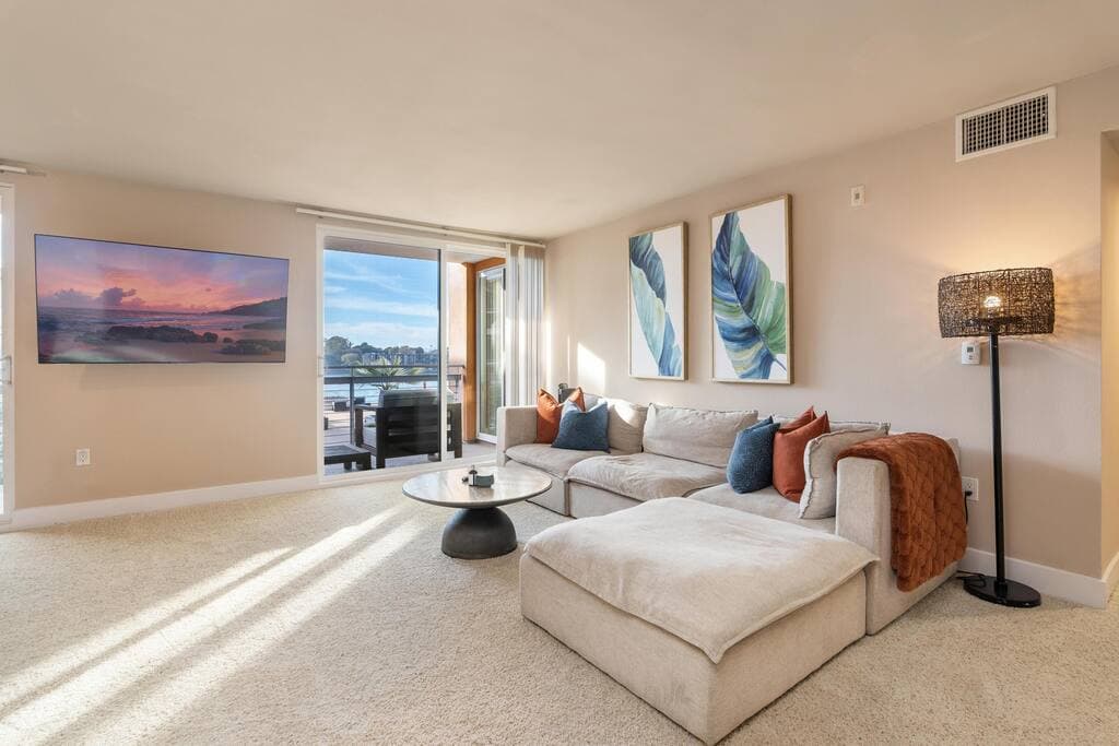 The Citrine Suite| Breathtaking Water Views Pool - Image 4