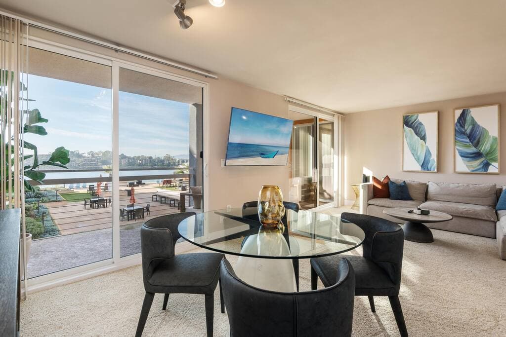 The Citrine Suite| Breathtaking Water Views Pool - Image 5