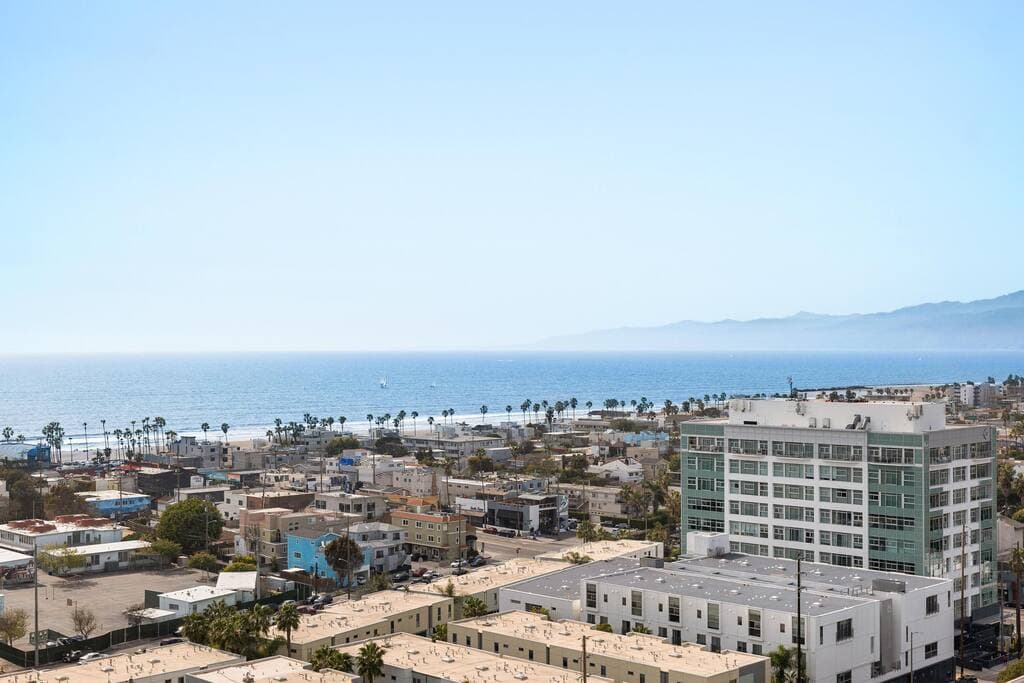 Amber Tide - Bright 1BR Marina Gem Ocean View - Image 5