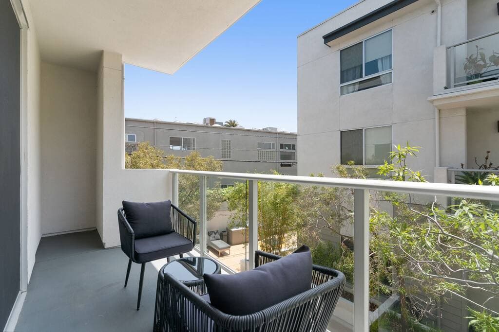 Spinel Stay - Charming 2BR Retreat Zen Garden Views Central - Image 2