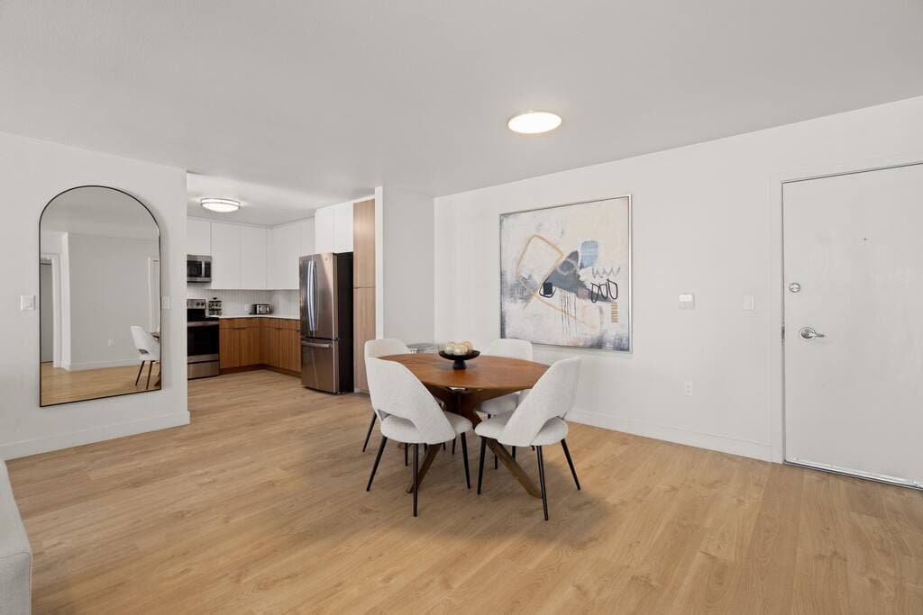 The Quartz Nook - Elegant 1BR Zen garden View Marina Side - Image 4