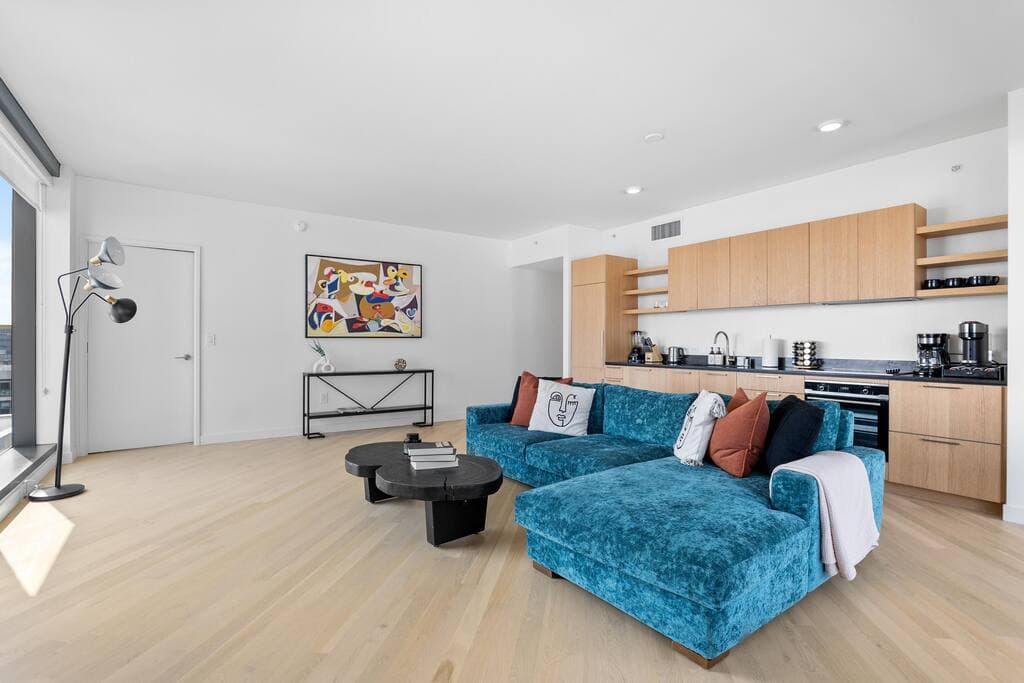 Rooftop Pool Modern 2BR/2BA Gym, Panoramic Views - Image 2