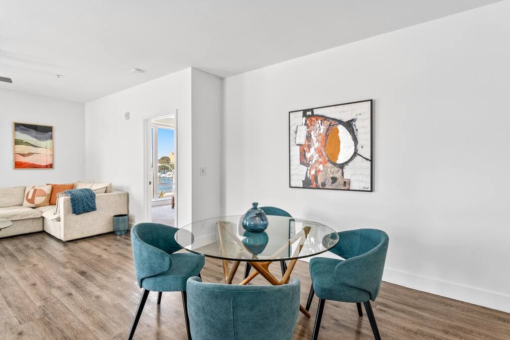 Sapphire Shores | Beach View 2BR Amazing Amenities - Image 2