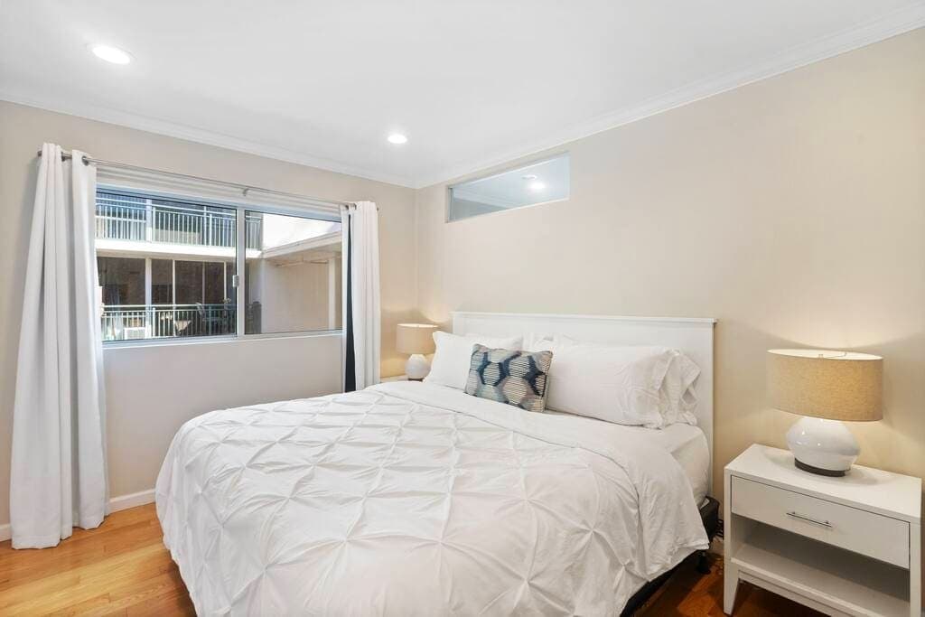 The Andalusite | Oceanfront Steps from the Sand - Image 5