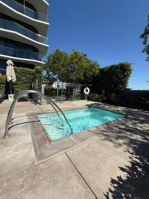 Penthouse Hollywood Dream Panoramic View Pool, Gym - Image 2