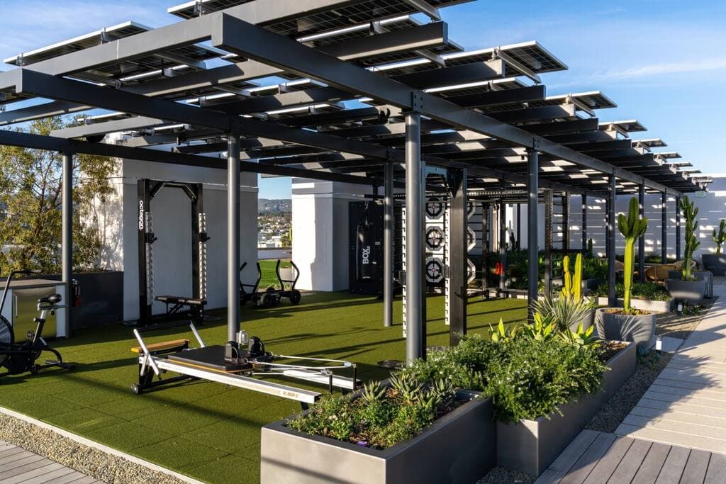 Pearl Coast | Modern 2BR w/ Rooftop Pool & Views - Image 4