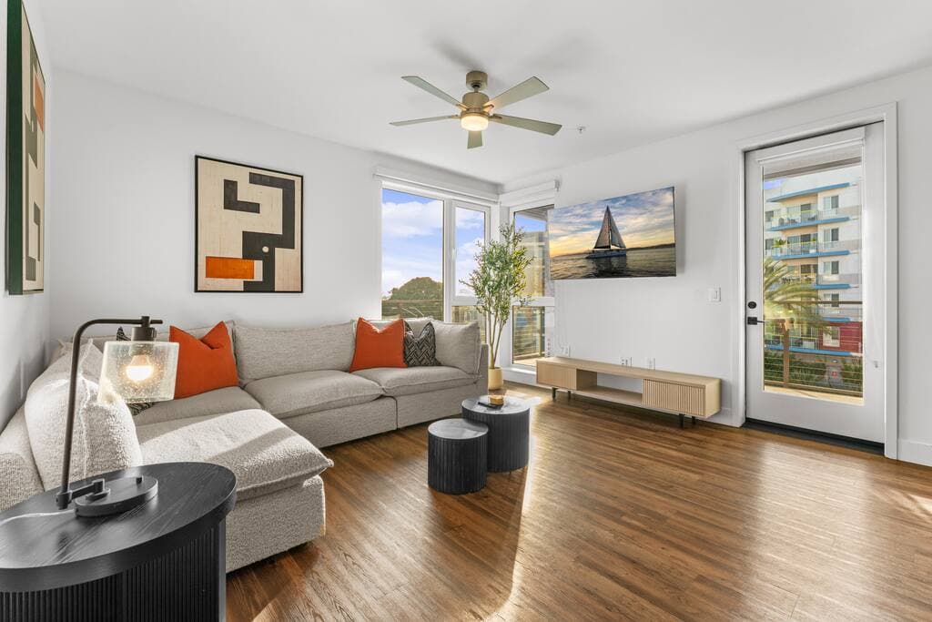 Sapphire Marina | Marina View Pool, Gym, Game Room - Image 3