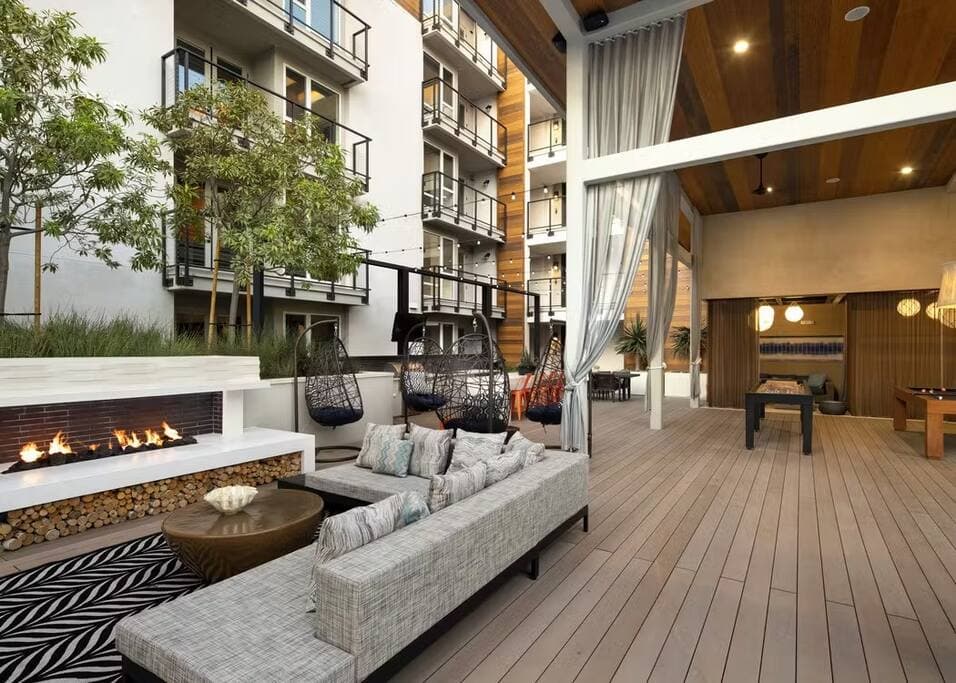 Sapphire Marina | Marina View Pool, Gym, Game Room - Image 4