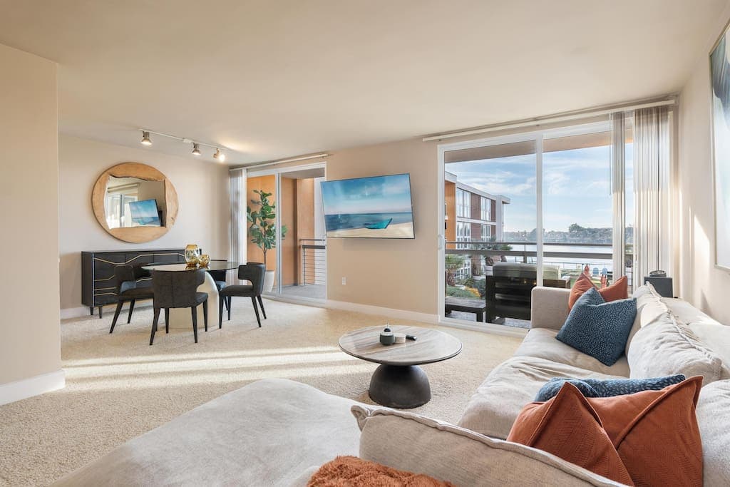 The Citrine Suite| Breathtaking Water Views Pool