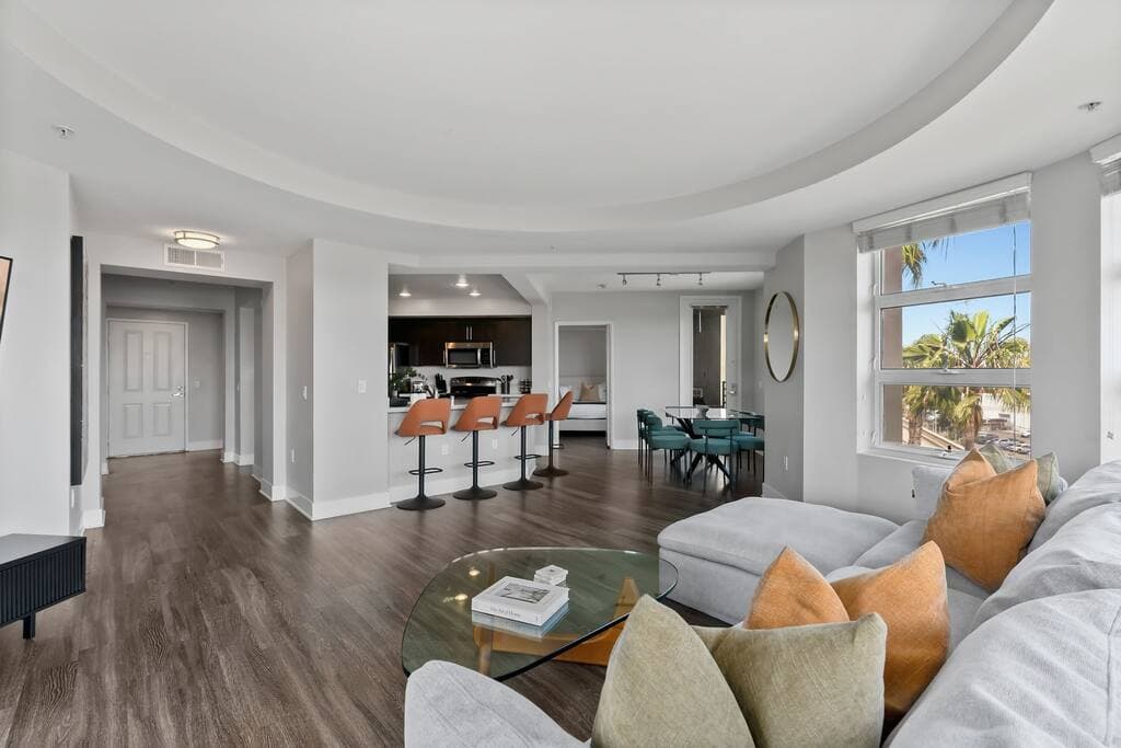 Blue Topaz Retreat - Spacious 3BR Gorgeous City views