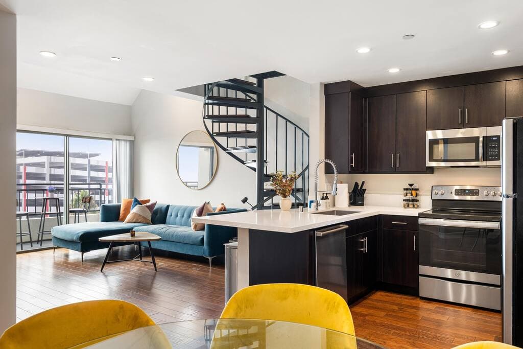 The Garnet - Full Ocean View 2BR w Private Rooftop