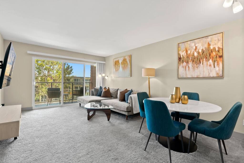 The Moonstone - Cozy Marina side Garden View Pool and Gym