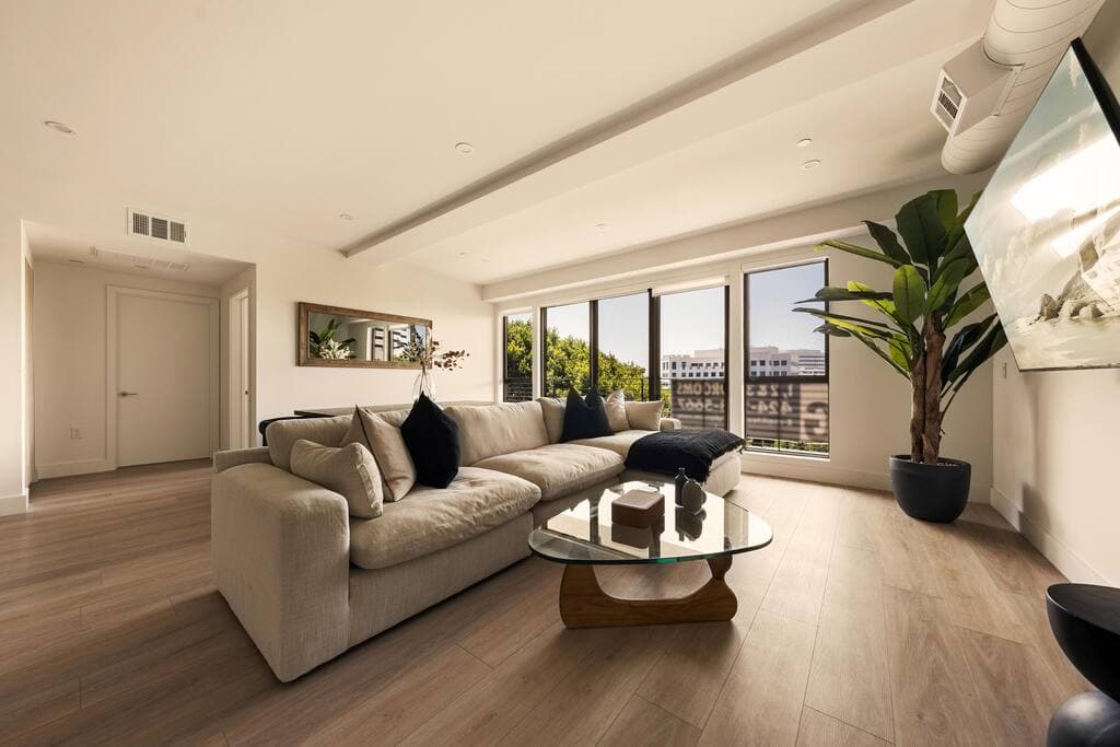 Indulge in Coastal Luxury Stunning 3BR Ocean Views